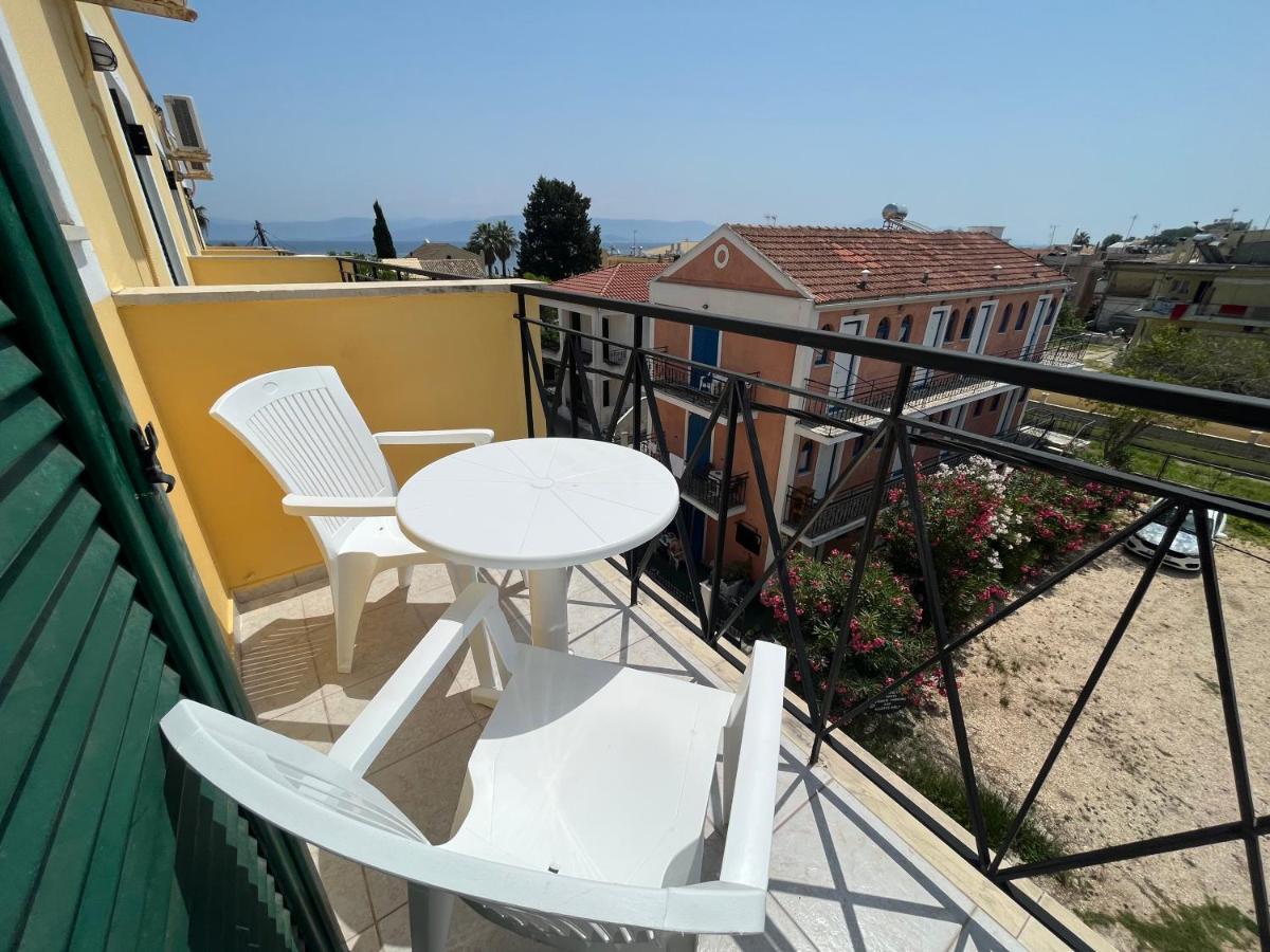 Meraki Kavos Luaran gambar